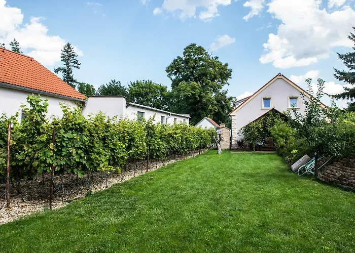 Monika